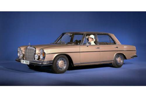 Mit 250 PS und 6,3-Liter-V8-Motor war der Mercedes 300 SEL Deutschlands schnellste Serienlimousine