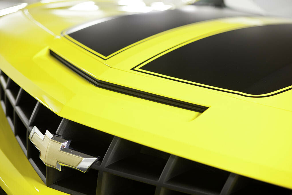 Bow Tie am Camaro