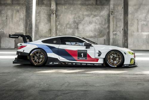 Der BMW M8 GTE ist knapp fünf Meter lang