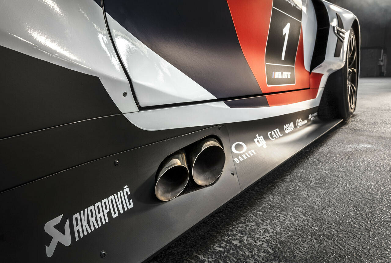 Side-Pipes am BMW M8 GTE: Aerodynamisch besser - und wenn sich der Hintermann verbremst