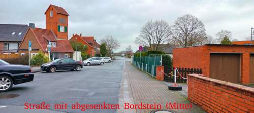 Straße mit abgesenktem Bordstein Mitte