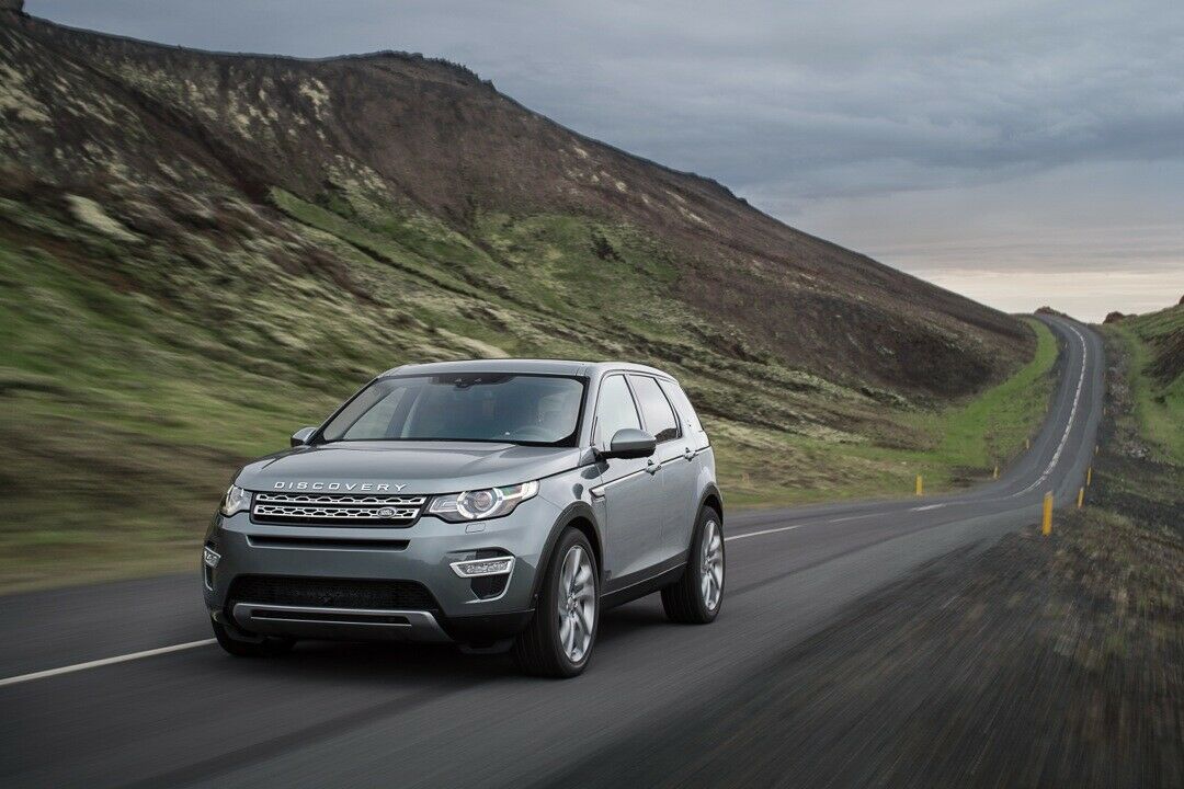 Land Rover veröffentlicht erste Infos zum neuen Discovery Sport: Ab Februar 2015 ersetzt er den Freelander