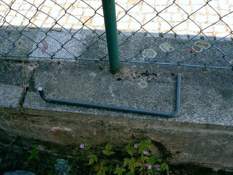 Vorsicht bei Kettenmanipulation und drehendem Hinterrad!  Unfallgefahr