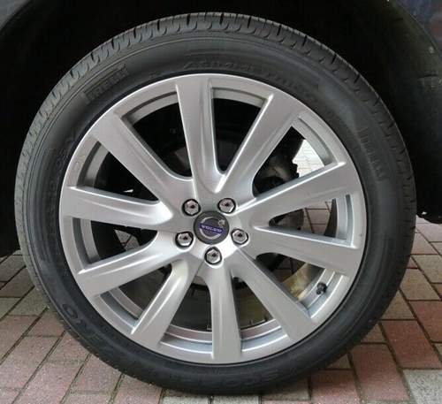 2017-05-03-xc60-reifen-p1000482