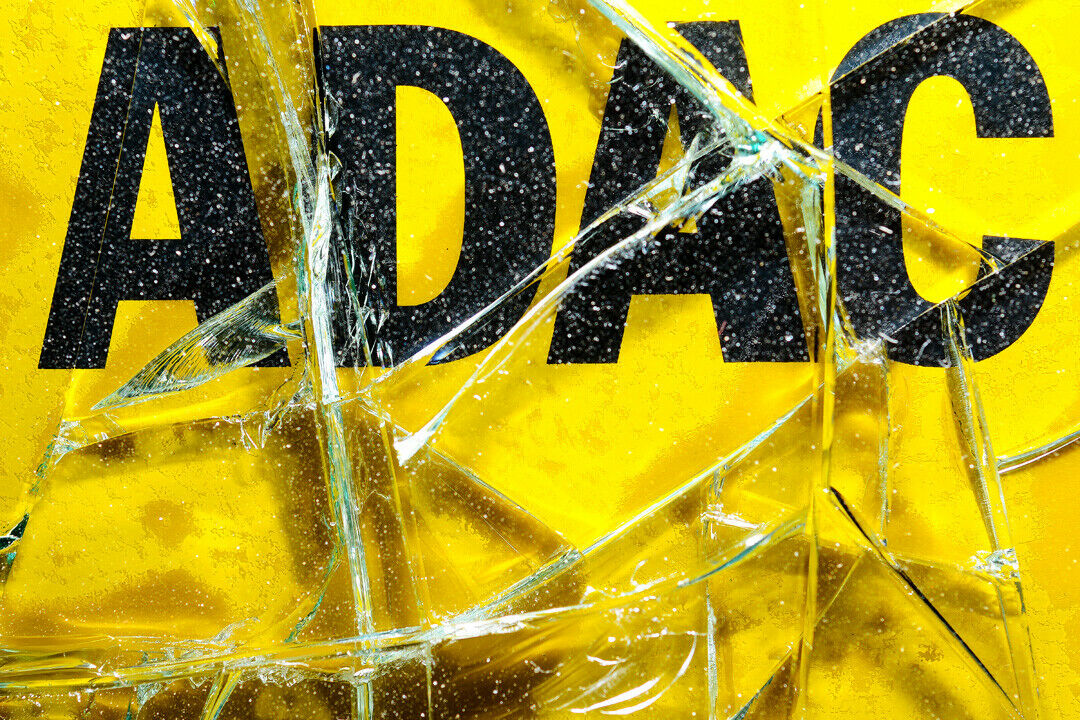 Der ADAC hat einen hochrangigen Manager frei gestellt. Der Vorwurf: Der Mann habe jahrelang in die eigene Tasche gewirtschaftet