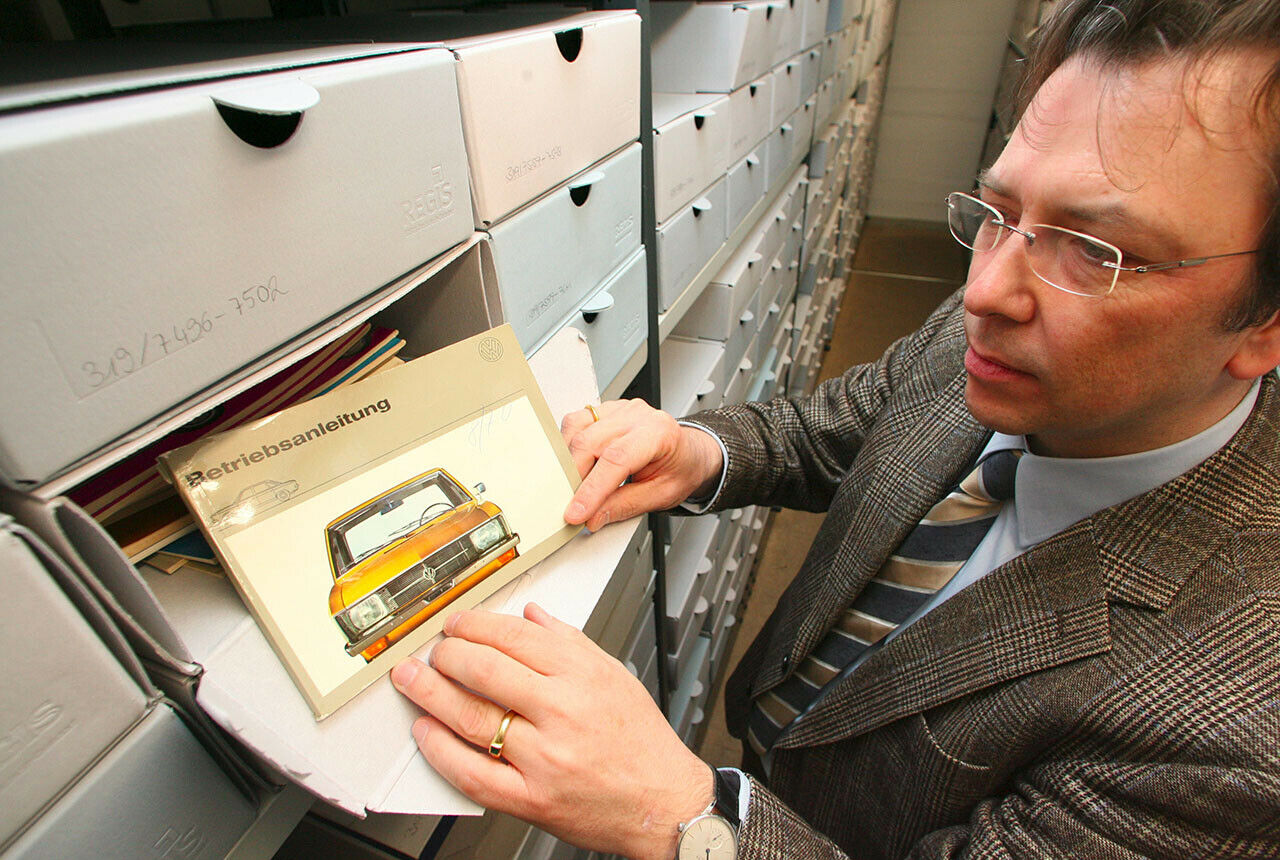 Nach der Trennung von Manfred Grieger sichert der VW-Betriebsrat dem Chefhistoriker die Unterstützung zu