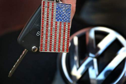 Volkswagen hat angekündigt, die vom Diesel-Skandal betroffenen VW-Kunden zu entschädigen