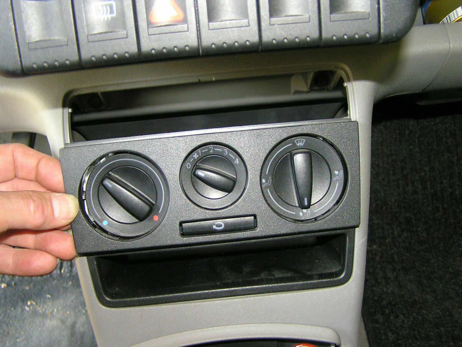VW Lupi 1.0 BJ 99 Heizung wird nicht mehr Warm BITTE um HILFE