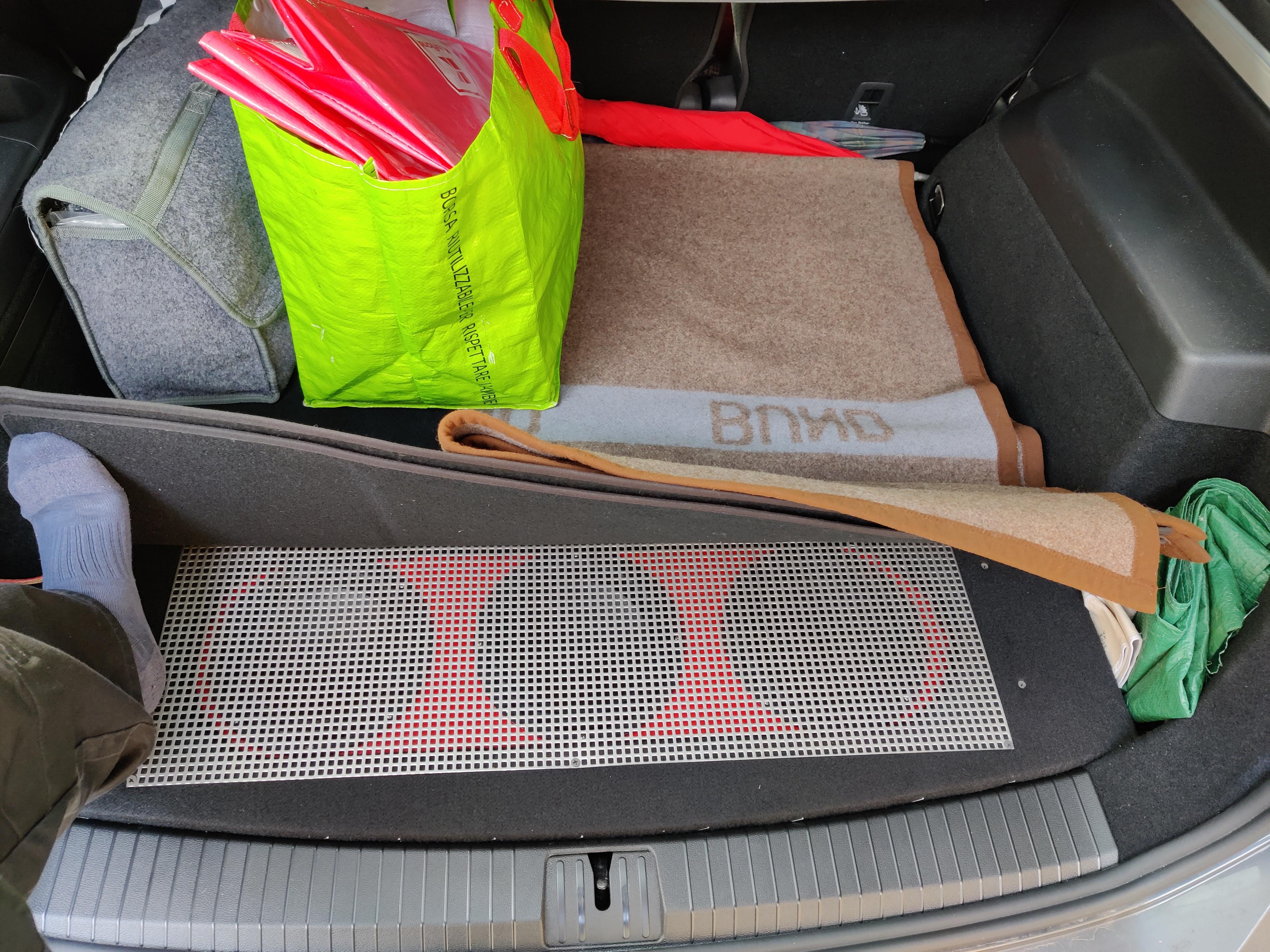 VW Touran Dynaudio Subwoofer Platzierung - 7 Sitzer