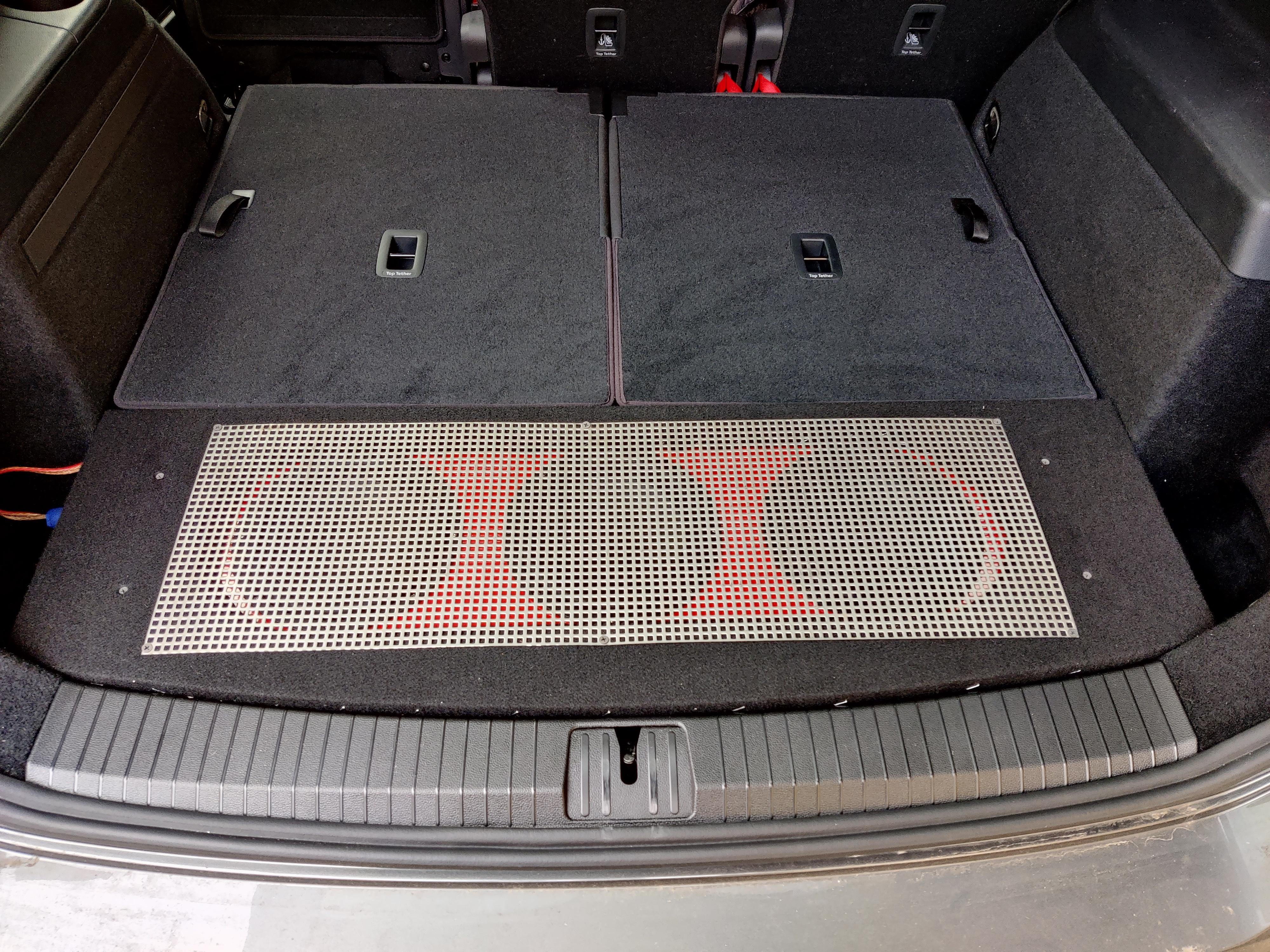 VW Touran Dynaudio Subwoofer Platzierung - 7 Sitzer