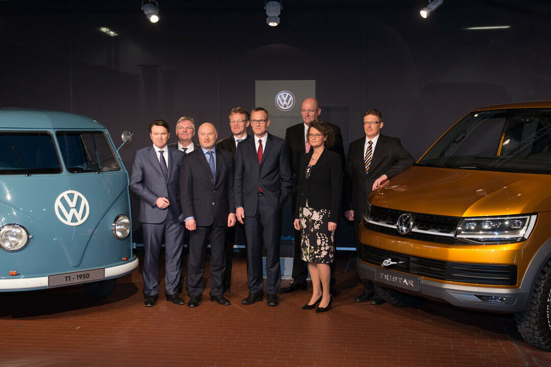 Elke Eller (einzige Frau im Bild) hat VW verlassen und arbeitet künftig für TUI