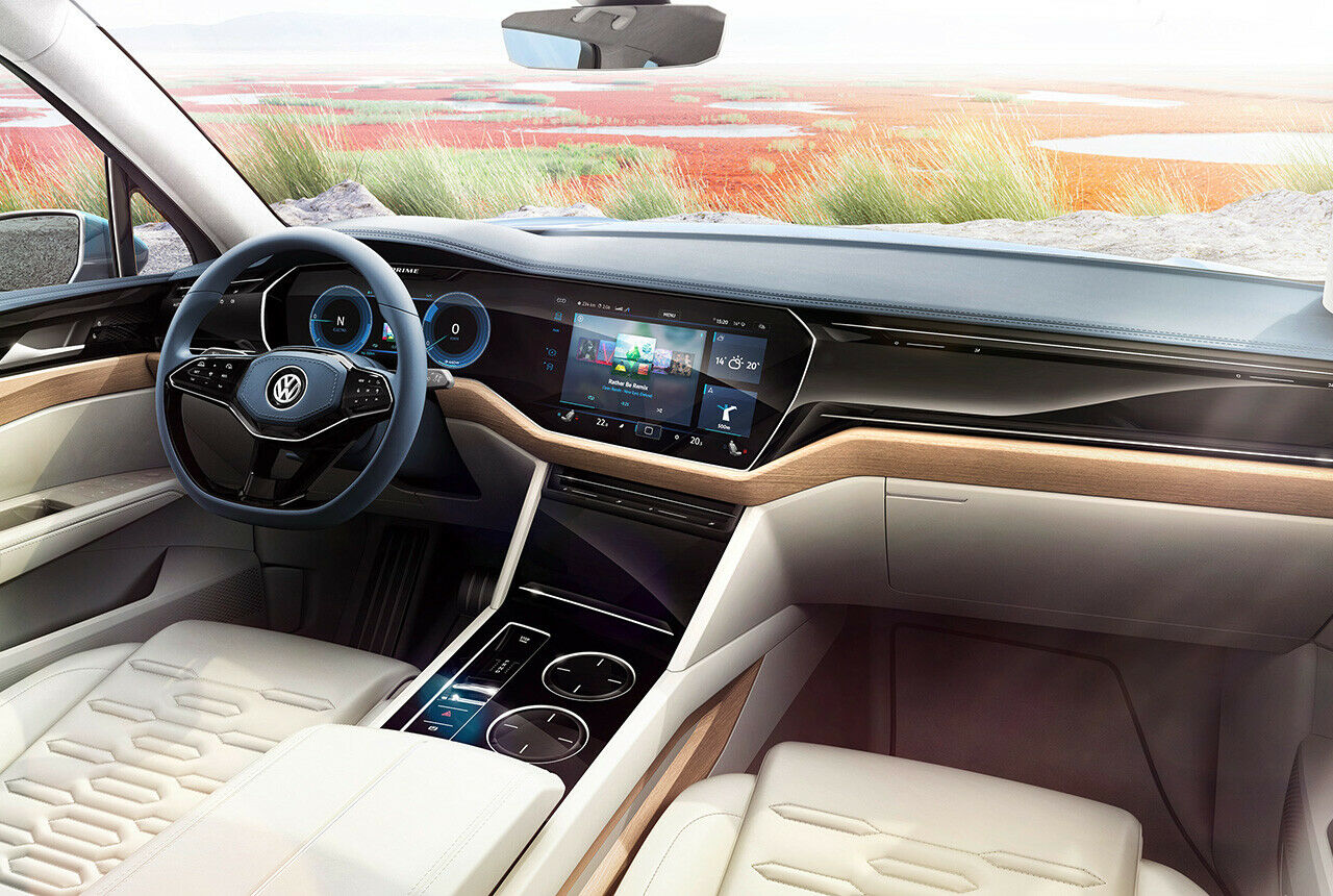 Volkswagen entwickelt mit LG eine Plattform für vernetzte Autos: Im Bild ein Blick in die Studie T-Prime von der Automesse in Peking 2016