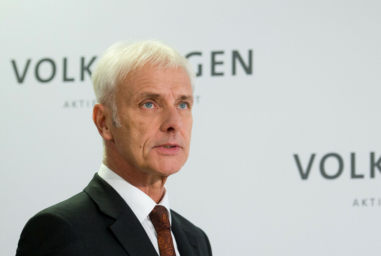 Der VW-Chef Matthias Müller hat sich mit der EU-Industriekommissarin Elzbieta Bienkowska getroffen um über die Diesel-Affäre zu sprechen