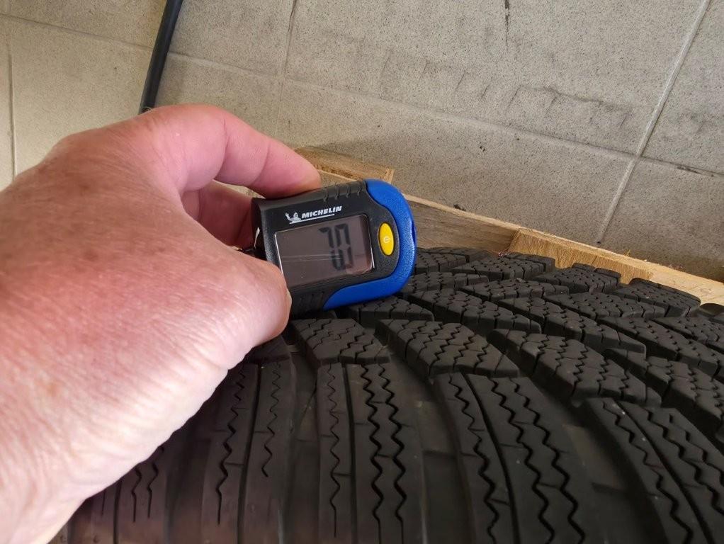 VW Winterkompletträder LMF HAMAR 19 Zoll für ID.3, ID.4, ID.5 und ID.7 Bridgestone 7 mm