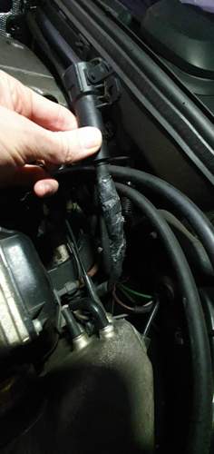 Stecker mit "repariertem" Kabel Bild 2