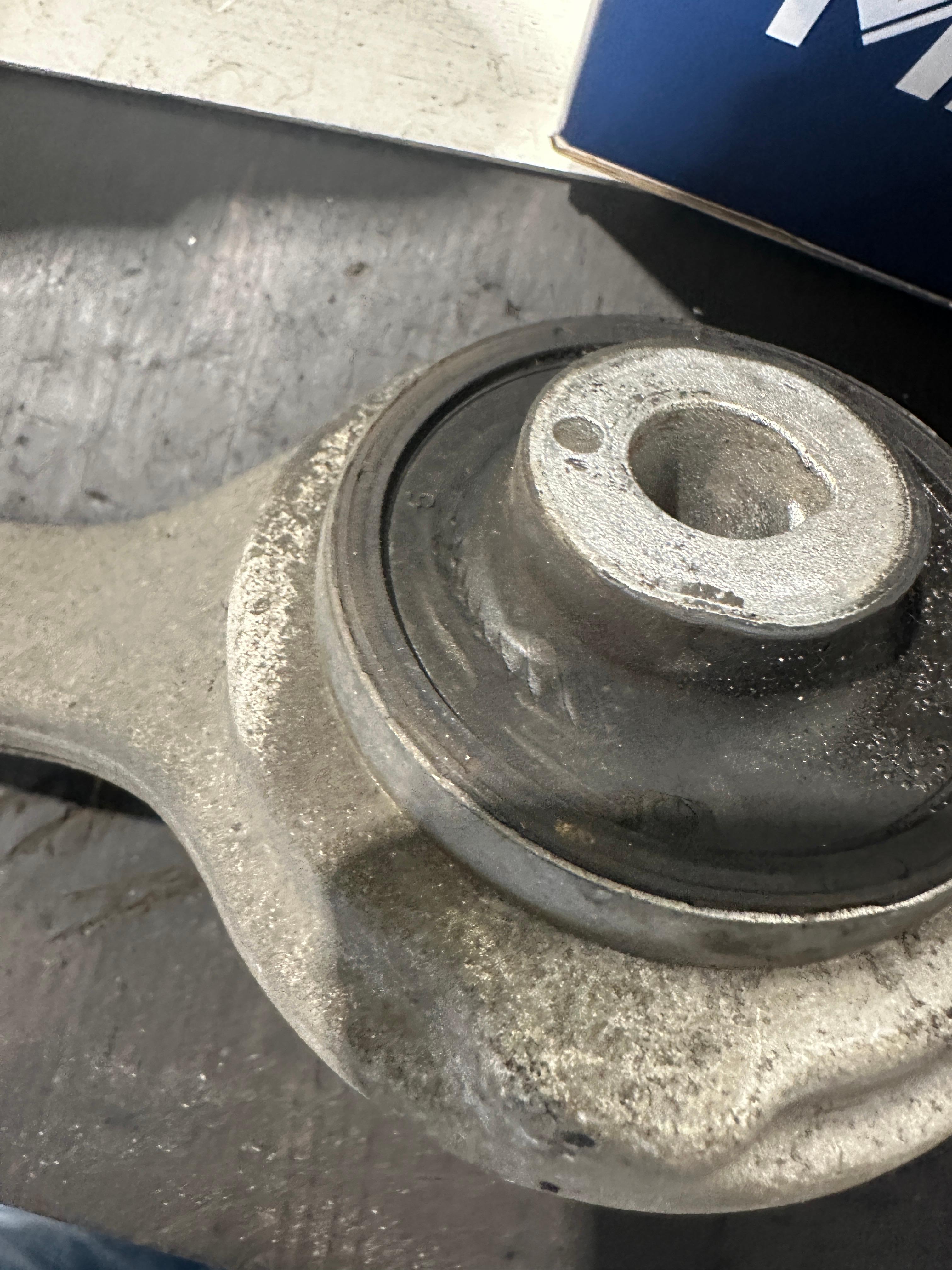 W204 Neue Querlenker machen lenk Geräusche