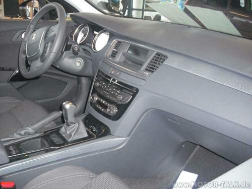 Peugeot? MB?