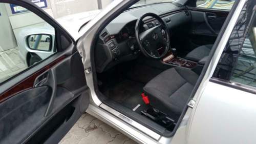 W210 E200