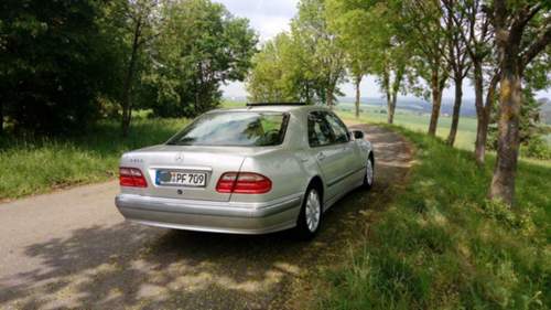 W210 E200