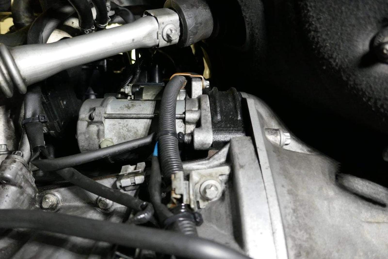 Mercedes W211 E220 CDI starter motor fitted location reference