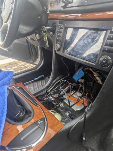 Neue Headunit, Most Adapter blau sichtba
