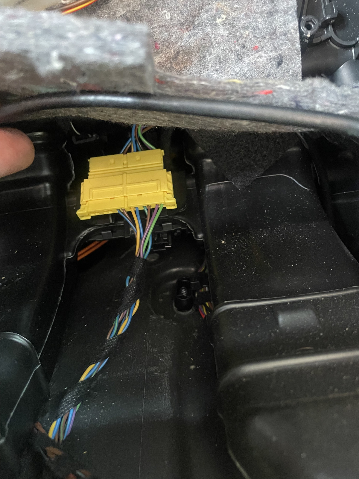 W211 China-Navi Probleme mit Kabelanschluss