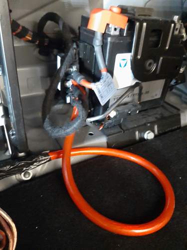 Endstufe an zusatzbatterie w221