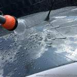 Erneut mit Wasser benetzen (bei Erstkontakt)