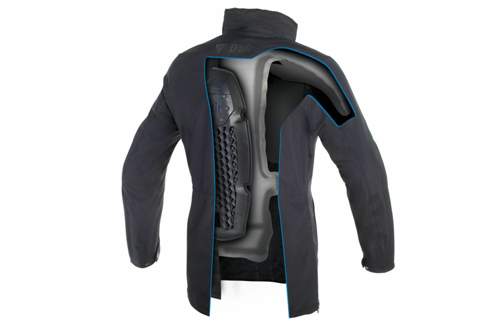 Eine weitere Airbagjacke bietet Dainese mit der Continental D-Air an, sie ist für Tourenfahrer gedacht