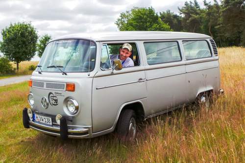 Der Oldtimer, Baujahr 1979: Der T2B vom Ende der Produktionszeit handelte sich wegen seiner Lackierung den Spitznamen "Silberfisch" ein