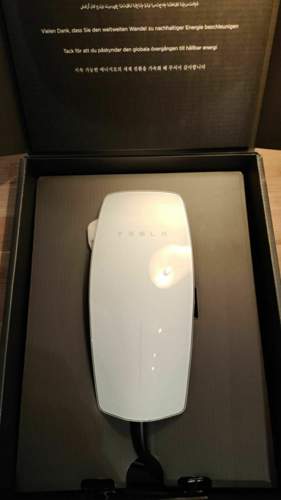 Tesla Wall Connector 2