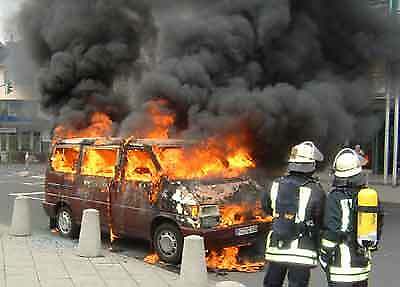Wann explodiert ein brennendes Auto?
