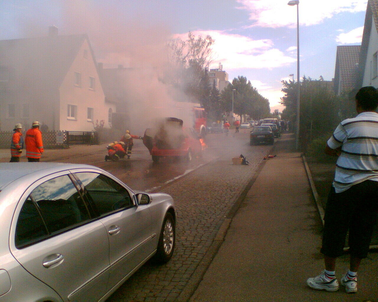 Wann explodiert ein brennendes Auto?