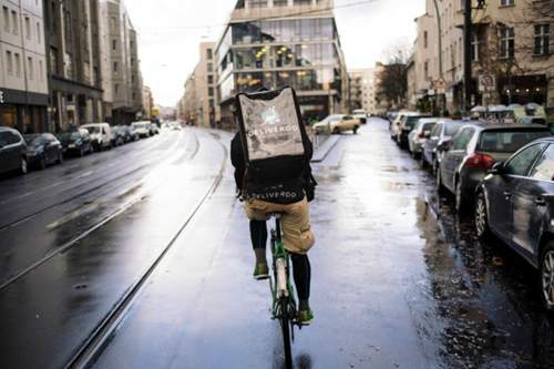 In Berlin sind für Radler nur drei Prozent der Verkehrsfläche abgeteilt. Fahrradaktivist Strößenreuther fordert eine Verdoppelung