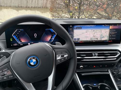 Cockpit mit Navi fullscreen