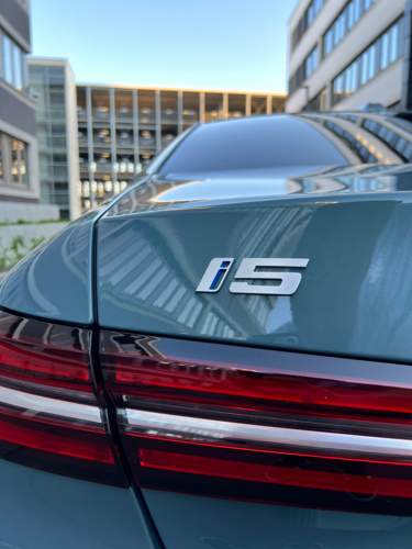 BMW i5