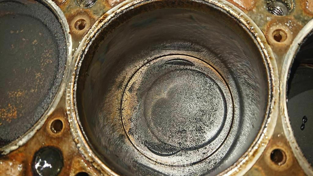Warum man Zylinderkopfschrauben nicht wiederverwenden sollte, M102 Zylinderkopfdichtung tauschen