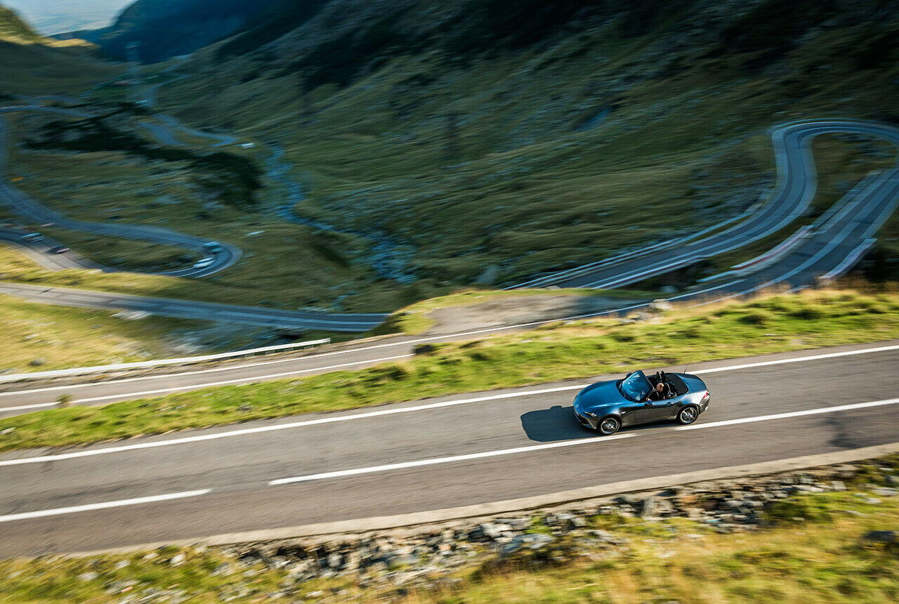 Der MX-5 fühlt sich mit dem Standard-Fahrwerk ausgesprochen wohl auf der Transfagarasan