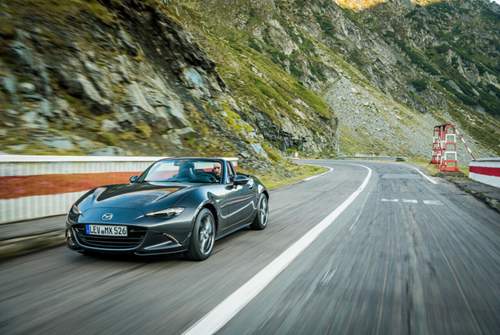 Der Vierzylinder im "großen" MX-5 leistet jetzt 184 PS und entfaltet die Leistung anders als bisher