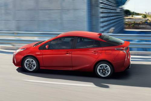 Auch der Prius würde nach WLTP vermutlich mehr CO2 ausstoßen, allerdings bleibt er in der modifizierten ADAC-Messung mit 84 g/km deutlich unter dem Freibetrag für die Kfz-Steuer