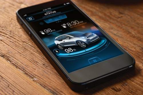 Die "i Remote App" von BMW zeigt Ladezustand, Reichweite und diverse weitere Infos an. Auch der Ladevorgang lässt sich steuern