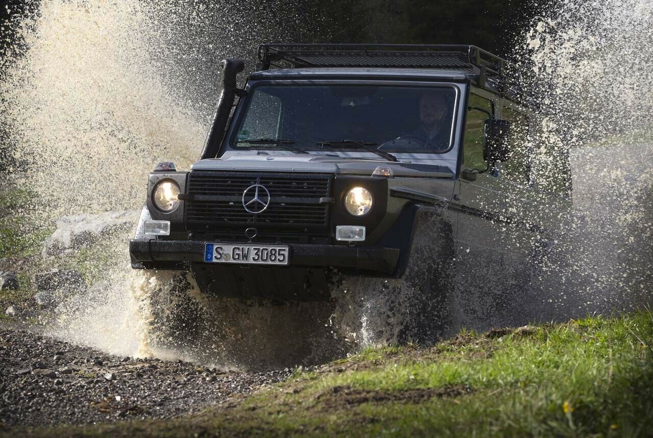 Das Kraftfahrtbundesamt schreibt gewisse Eigenschaften vor, die ein Geländewagen erfüllen muss