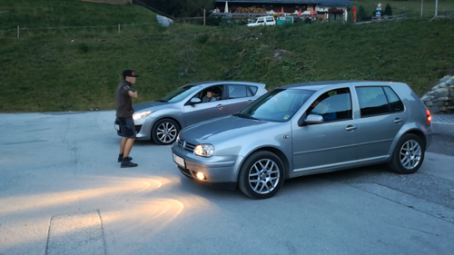 Mazda-3_vs_Golf-4