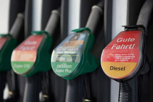 Im vergangenen Jahr zahlten Dieselfahrer im Schnitt pro Liter Kraftstsoff 14 Cent weniger als Besitzer eines Benziners