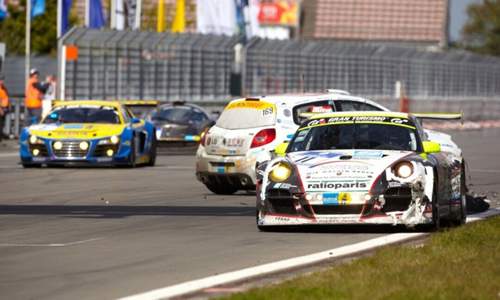 2012 krachte beim 24-Stunden-Rennen ein Clio in das Heck des Manthey-Porsche. Die Motorsport-Firma ist ebenfalls am Ring ansässig