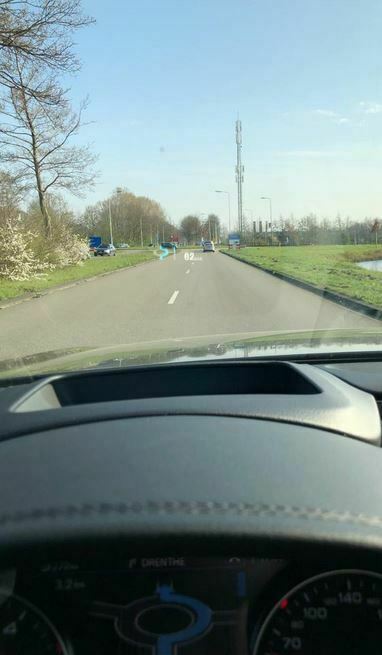 Was zeigt das Head up Display an?