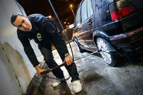 Wichtig: Hohlräume und Radhäuser gründlich auskärchern.