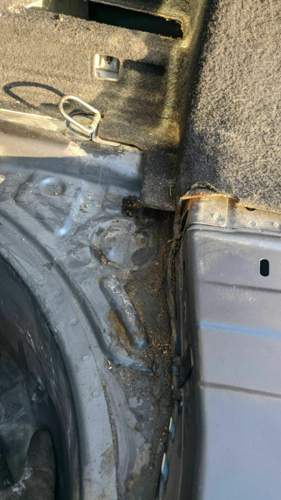 Caravan Wasser im Kofferraum