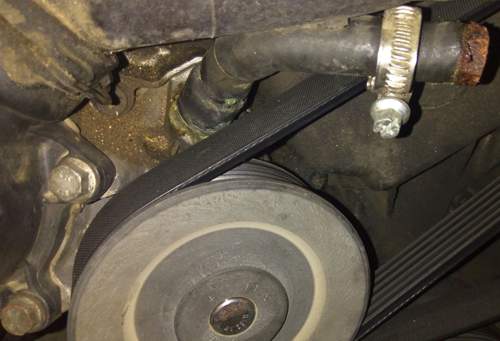 Kühlmittelpumpe mit unnötigem Anschluß