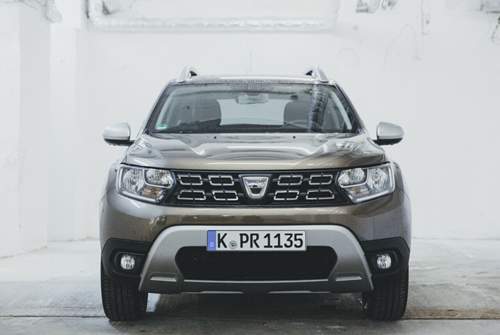 LED-Tagfahrlicht gehört beim Dacia Duster II zur Serienausstattung